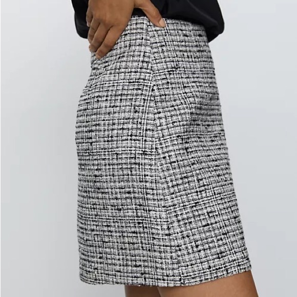 Aritzia Babaton Little Tweed Skirt - Size 00 - Picture 3 of 9